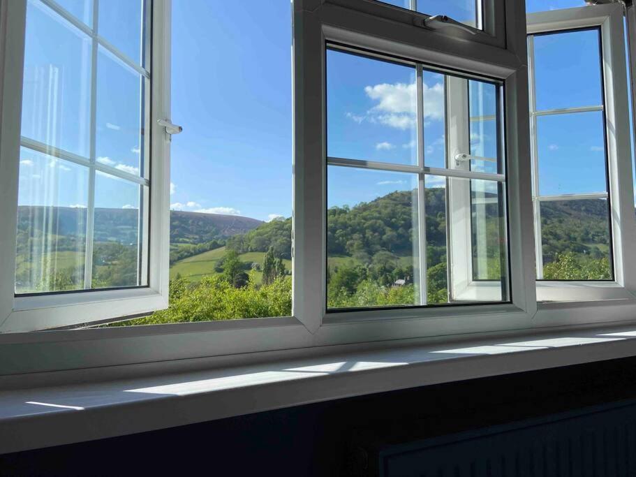 Villa Couples Getaway, With Mountain Views/Dog Friendly Crickhowell Exterior foto